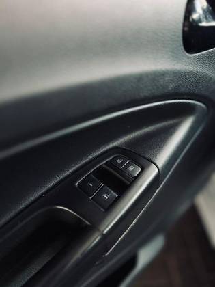 VOLKSWAGEN SAVEIRO 1.6 MSI ROBUST CD 8V FLEX 2P MANUAL VOLKSWAGEN SAVEIRO 1.6 MSI ROBUST CD 8V FLEX 2P MANUAL